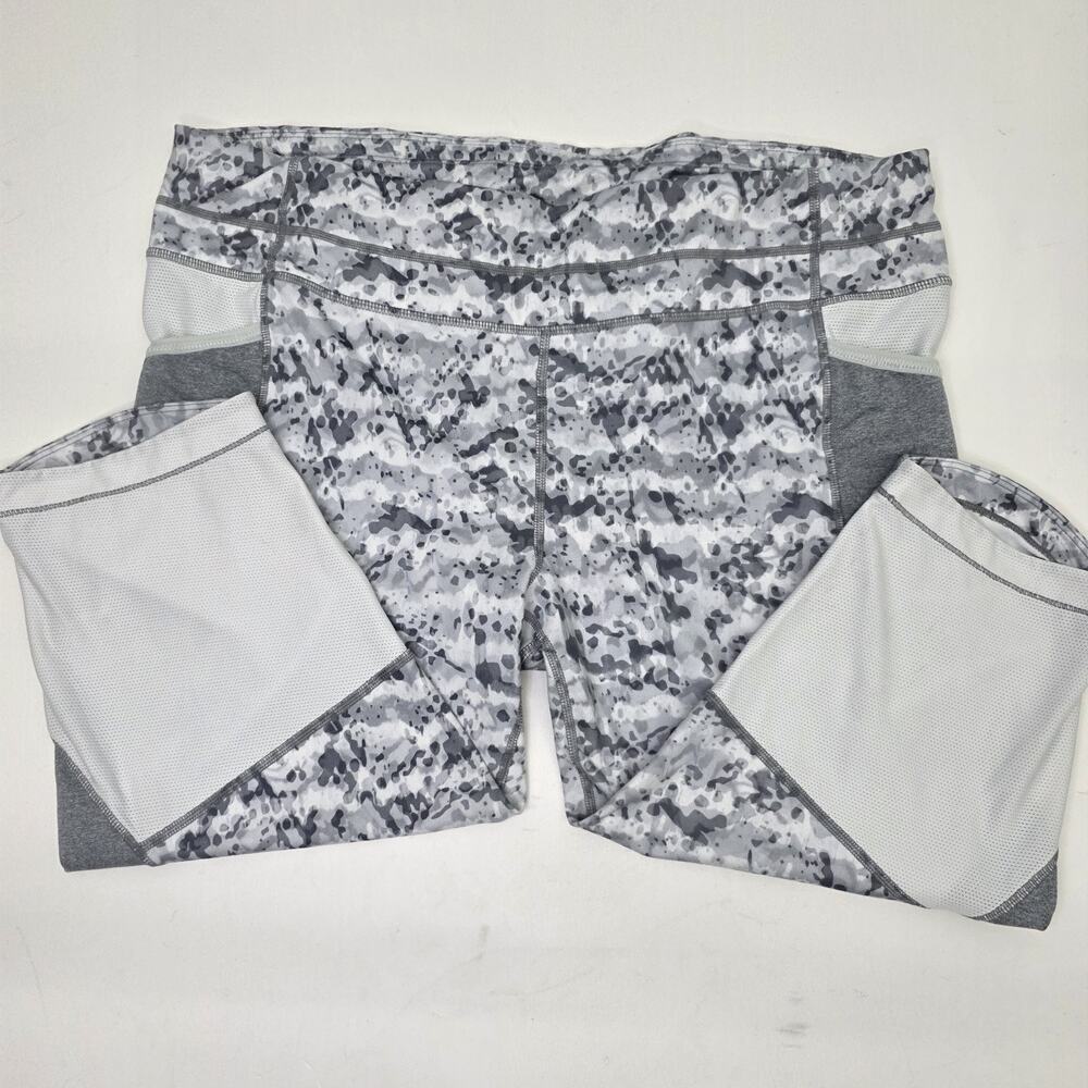 Athleta Capri Leggings Size XL Gray & White Ink Blot Contrast Legs 305922 Yoga